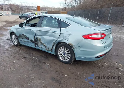 2013 Ford Fusion Energi Titanium из США, поврежденный, VIN 3FA6P0SUXDR232560